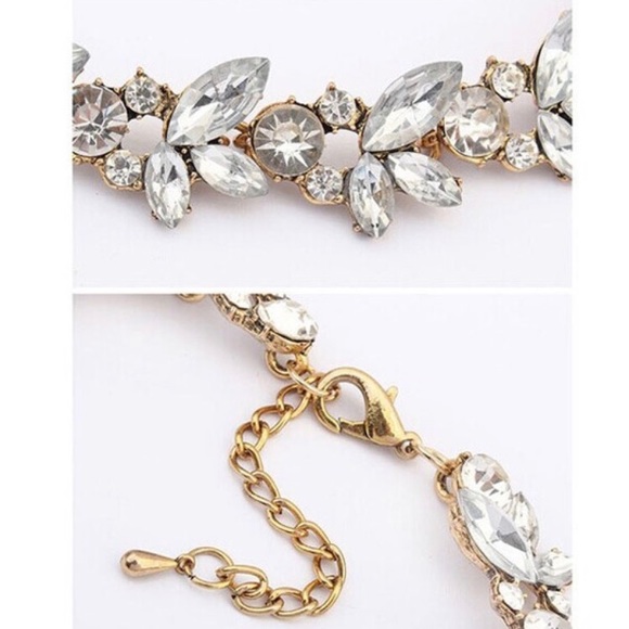 *ONE LEFT* Crystal Cluster Statement Necklace - Picture 3 of 3